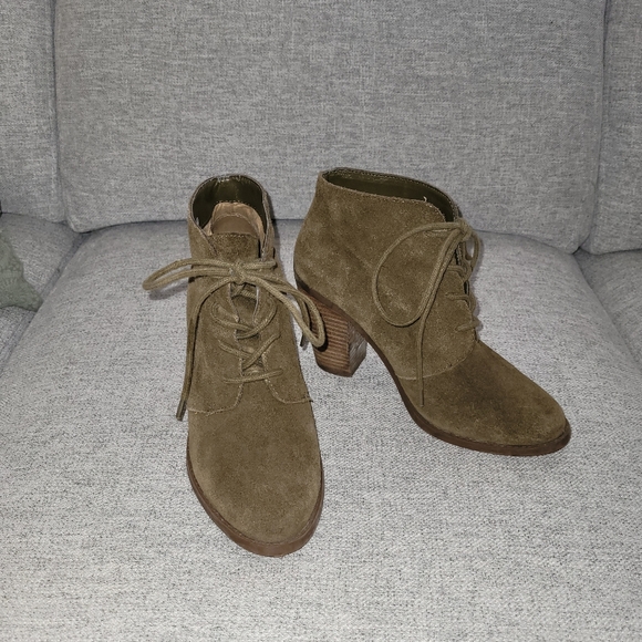 Olive green suede booties - Picture 2 of 2